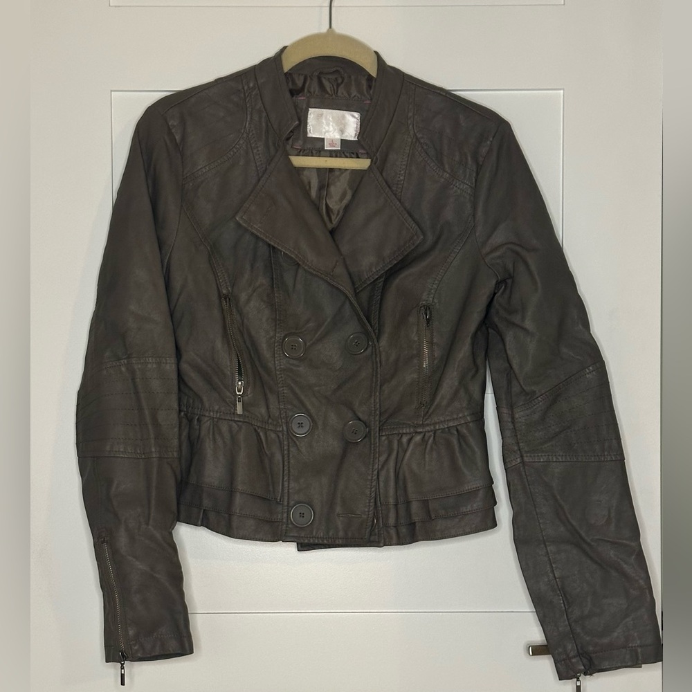 BUNDLE 4/$12💥 
Juniors pleather jacket. Size large.
